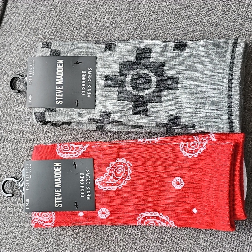 NWT Set Of 2 Pairs Socks Steve Madden Cushioned Crew Socks Paisley Geometric